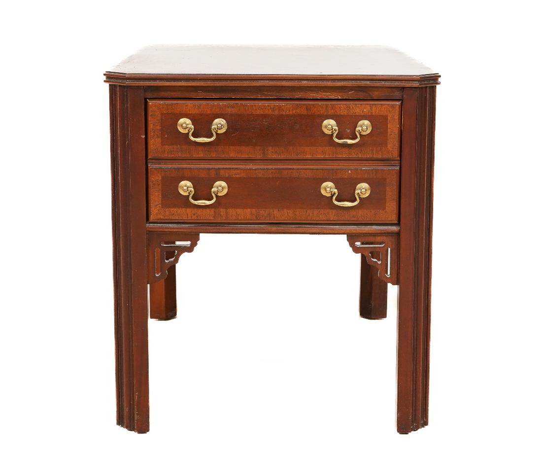 CHIPPENDALE STYLE END TABLE: Lane Chippendale style single drawer end table. 22"h x 20"w x 27"d