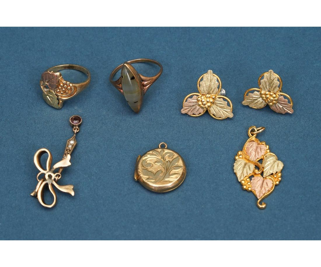 10K GOLD LADIES JEWELRY: 10k gold ladies jewelry to include a pendant (1.25" x .75"); together with a 9k gold locket. 6.5 dwt (excludes locket)