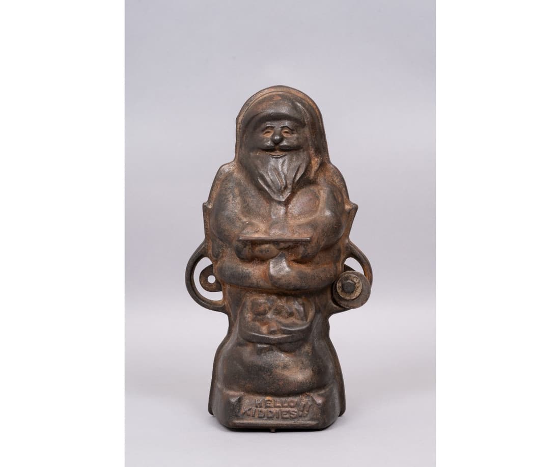 VINTAGE GRISWOLD SANTA CAKE MOLD (1 of 7)