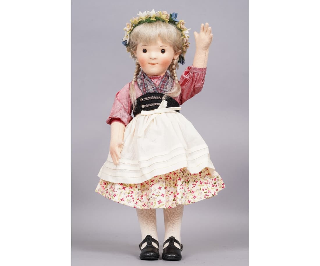 R. JOHN WRIGHT STEIFF KINDER GIRL (1 of 7)