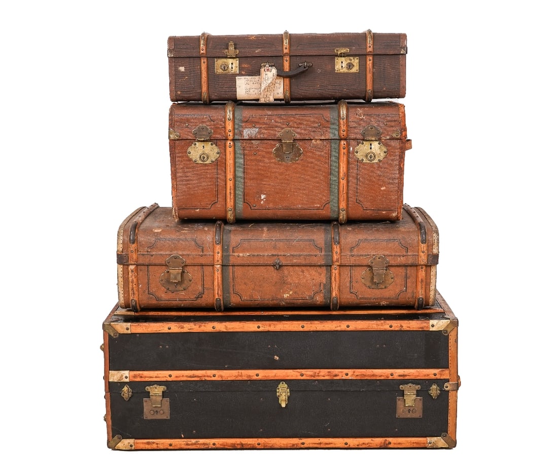 STEAMER TRUNK & SUITCASES (1 of 4)