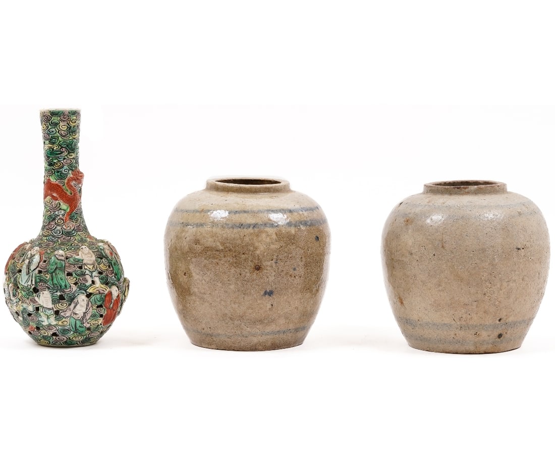 PAIR CHINESE PORCELAIN GINGER JARS (1 of 5)