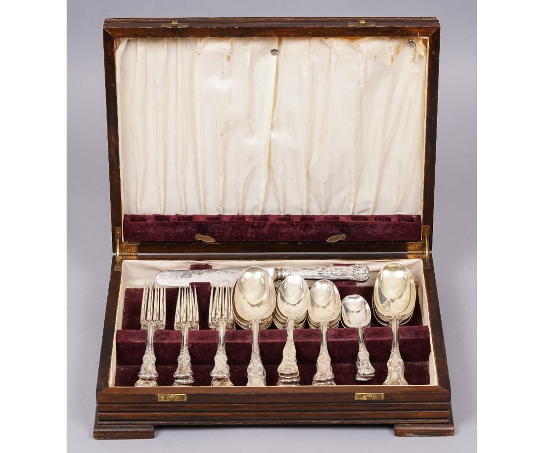 TIFFANY & CO. FLATWARE SERVICE (1 of 6)