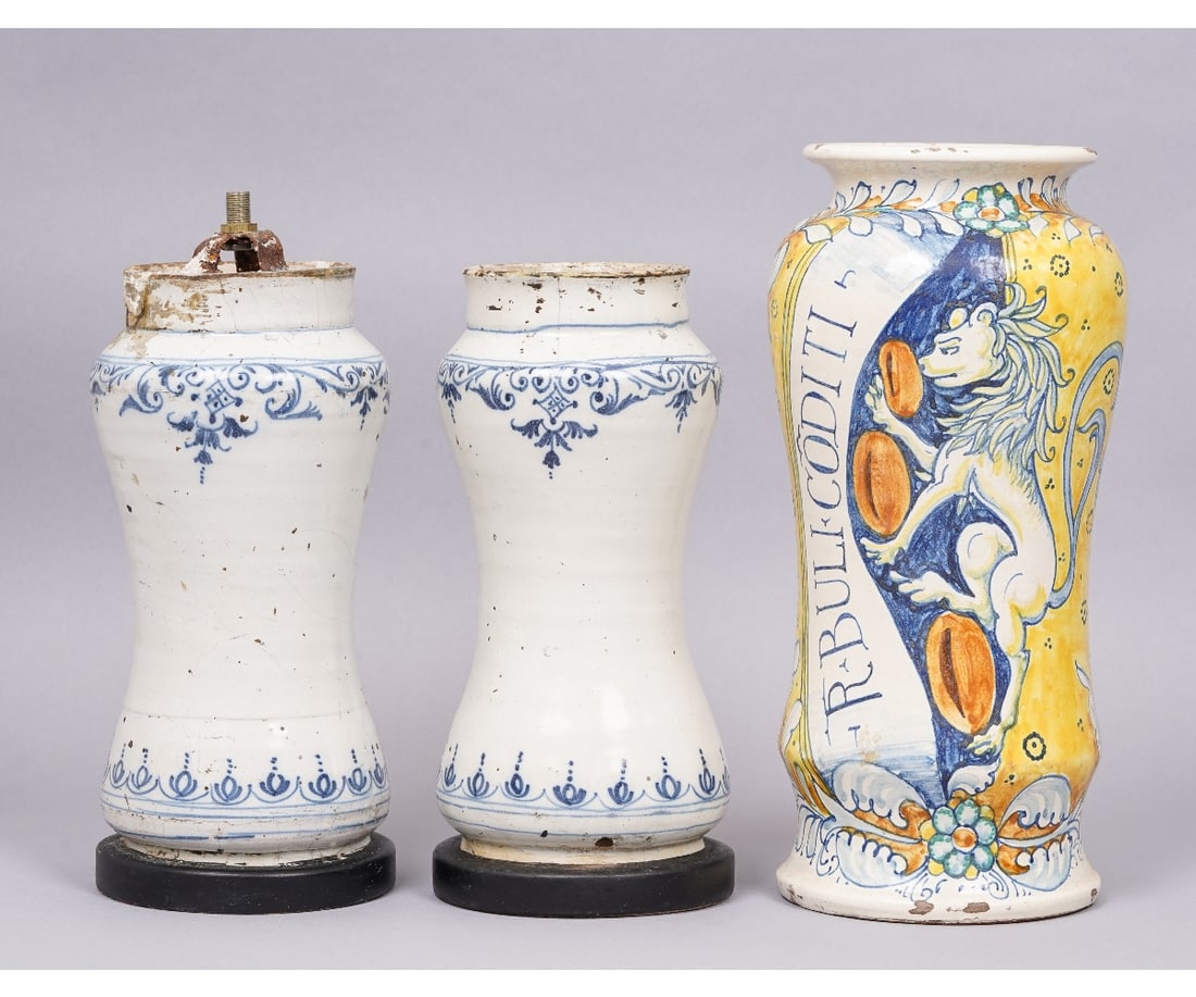 PAIR DELFT JAR/LAMPS (1 of 9)