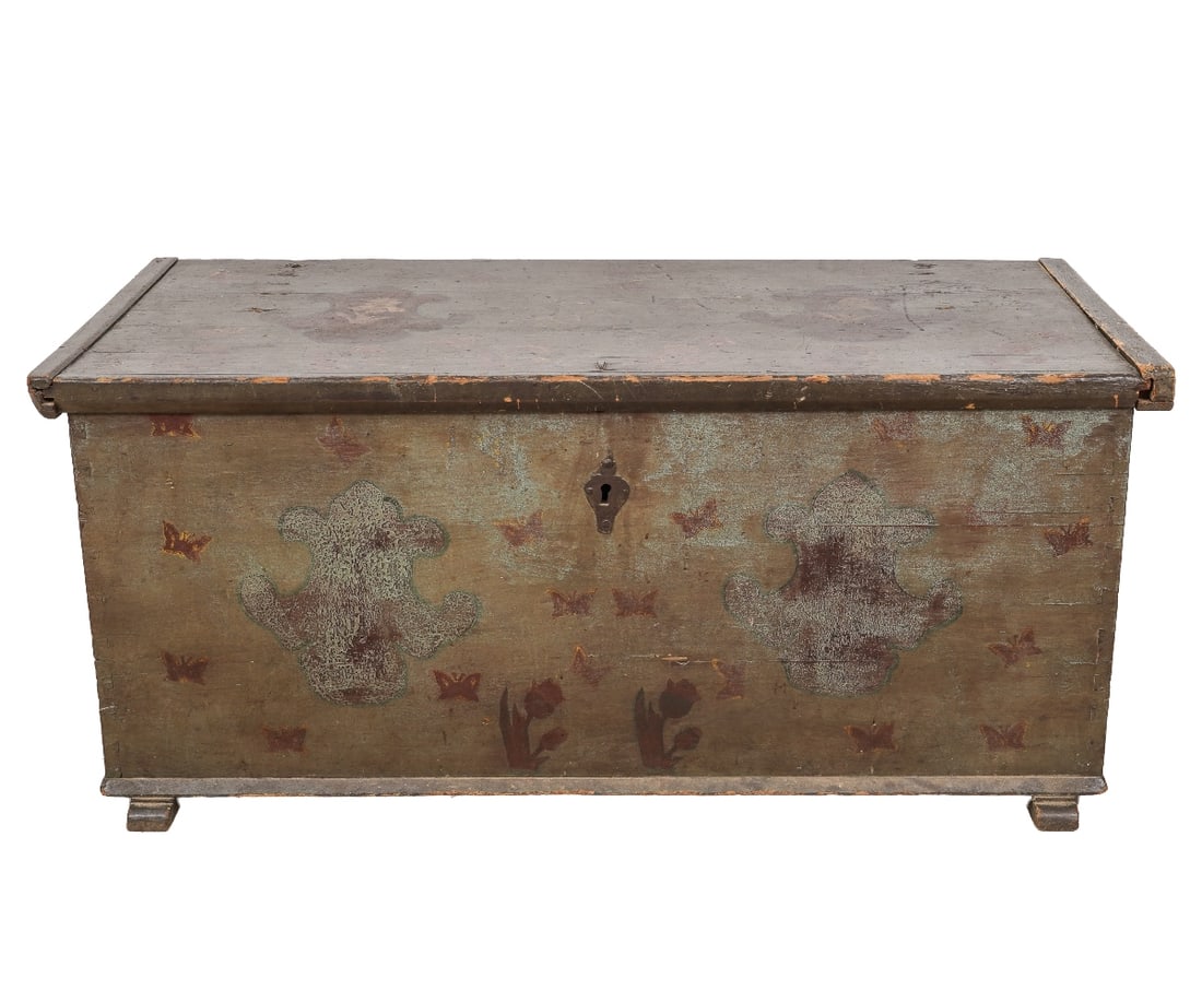 PAINT DECORATED IMMIGRANTS CHEST (1 of 10)