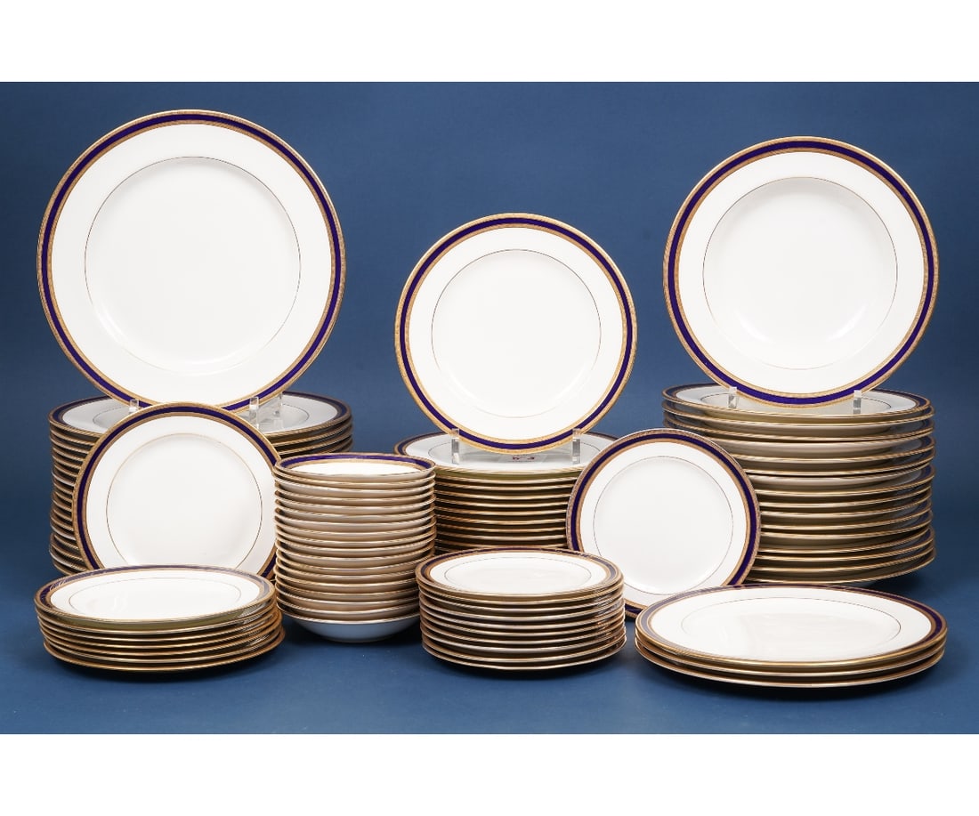 ROYAL DOULTON CHINA SERVICE (1 of 8)