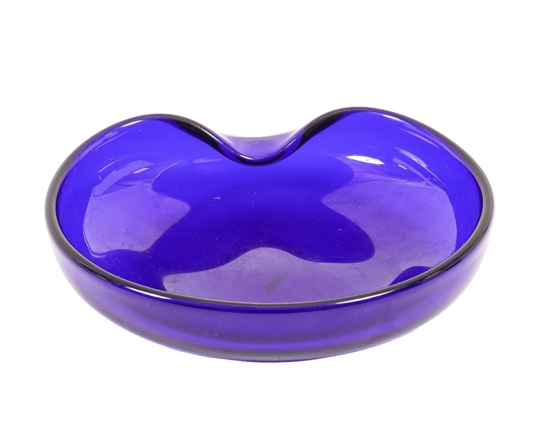 ELSA PERETTI MURANO ART GLASS: Elsa Peretti cobalt blue Murano art glass bowl signed "Elsa Peretti for Tiffany", in original Tiffany box. 2"h x 7.5"dia