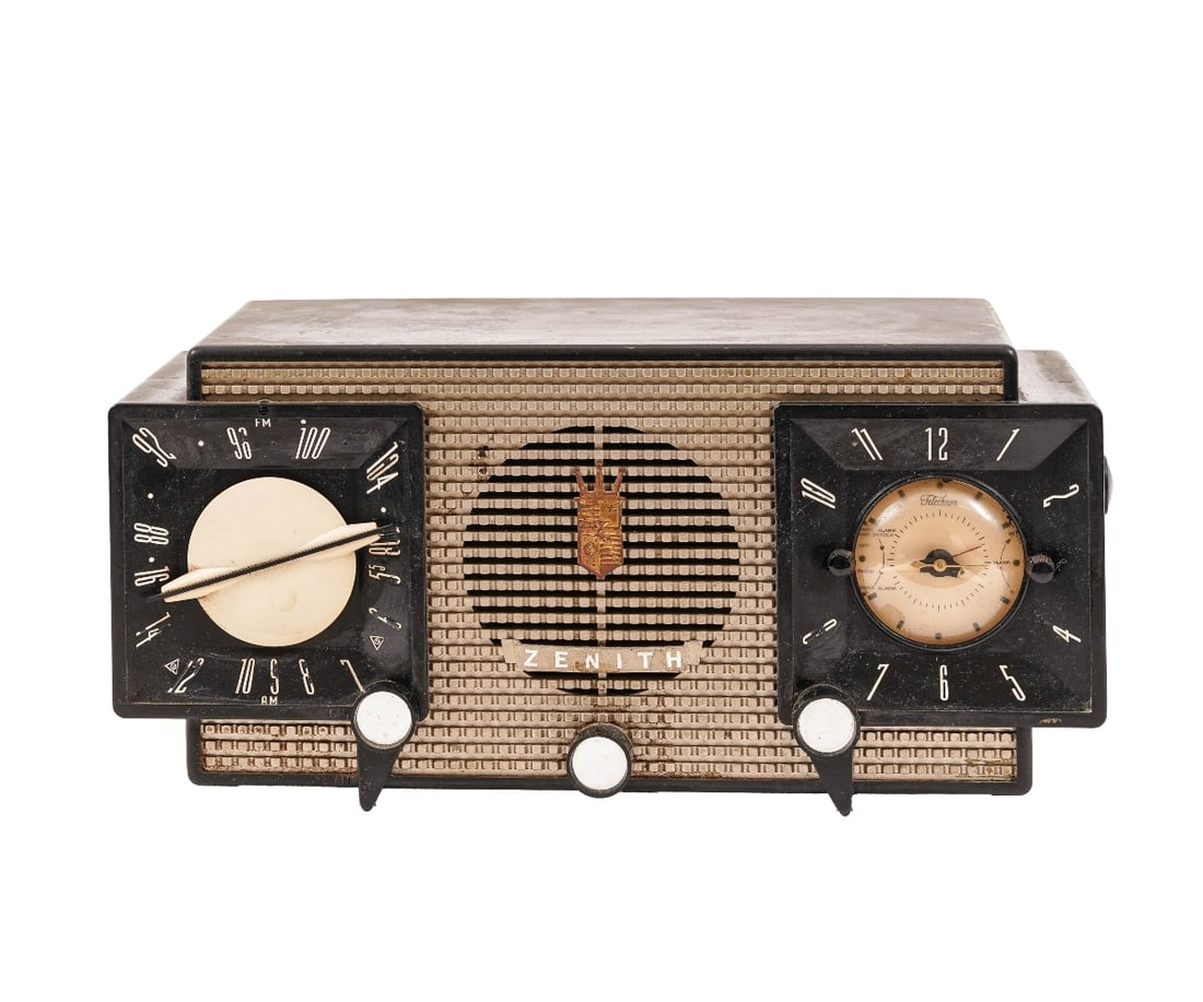 VINTAGE ZENITH RADIO (1 of 11)