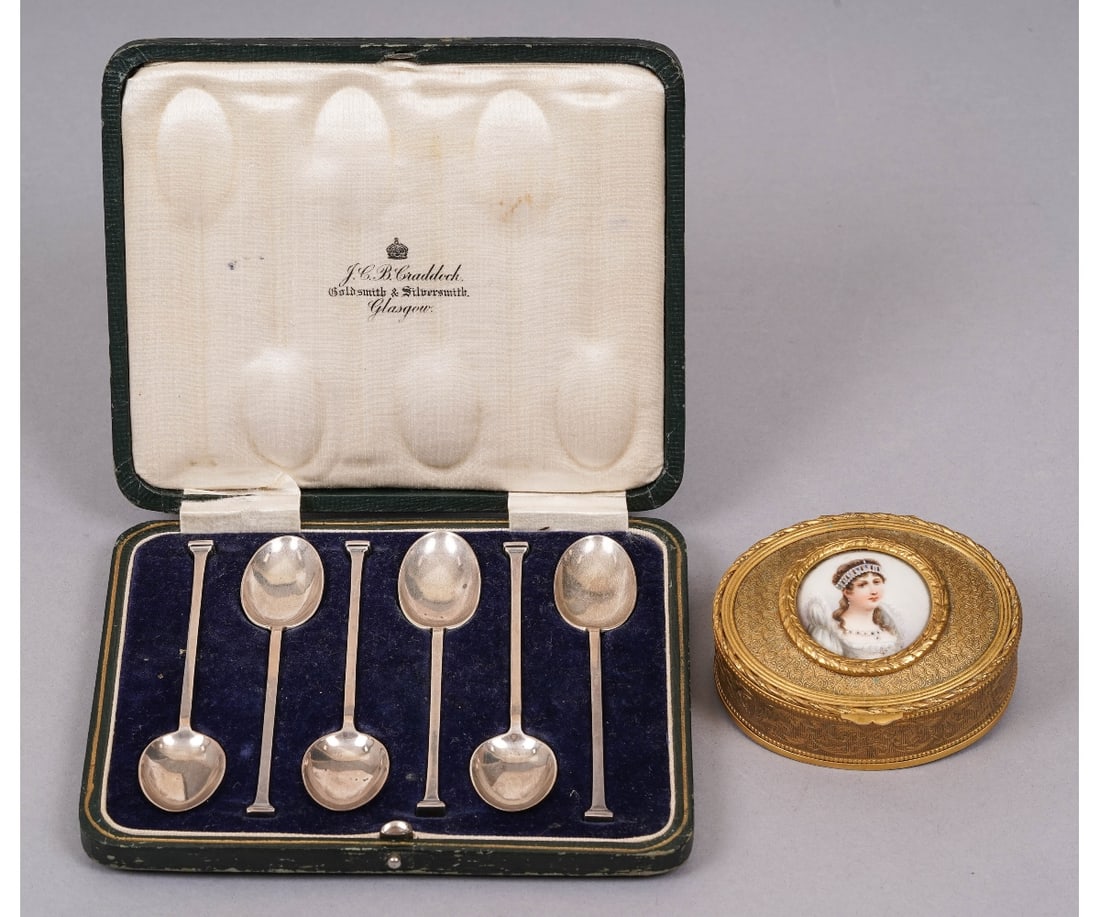 CASE SET SIX SILVER SPOONS (1 of 12)