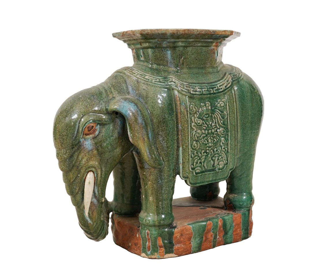 ASIAN STYLE ELEPHANT STAND (1 of 7)
