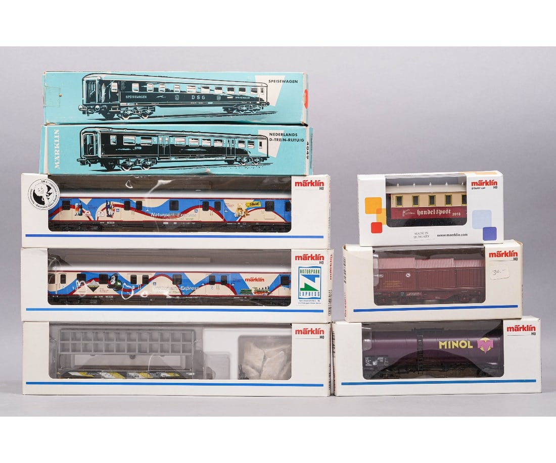 MARKLIN HO CARS (1 of 2)