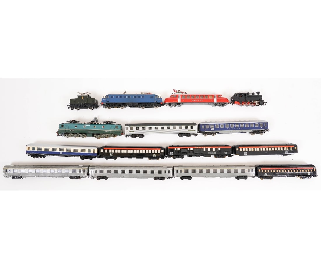 FIVE HO ELECTRIC ENGINES (1 of 4)