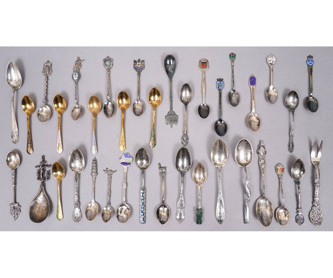 COLLECTION SOUVENIR SPOONS (1 of 8)