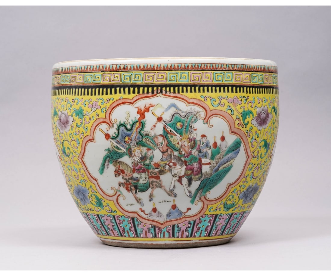 CHINESE PORCELAIN PLANTER (1 of 7)