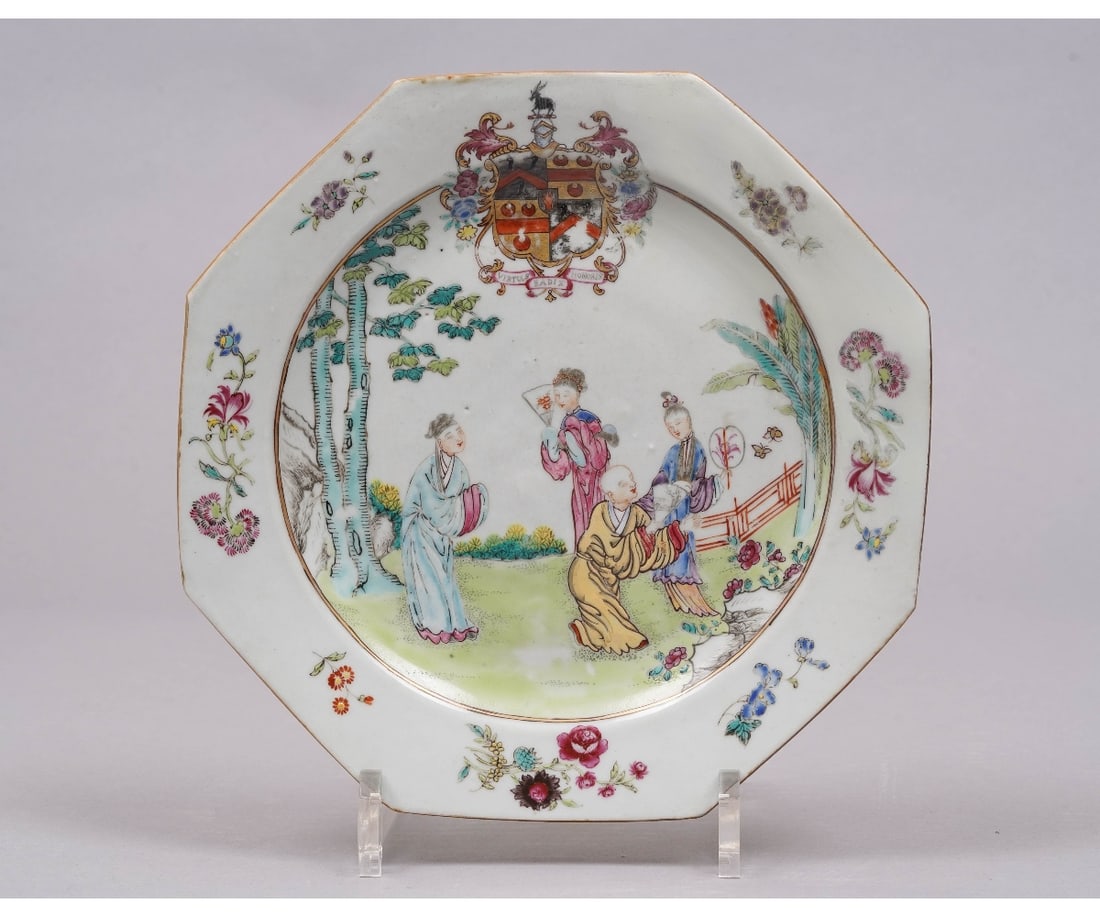 CHINESE PORCELAIN PLATE (1 of 3)