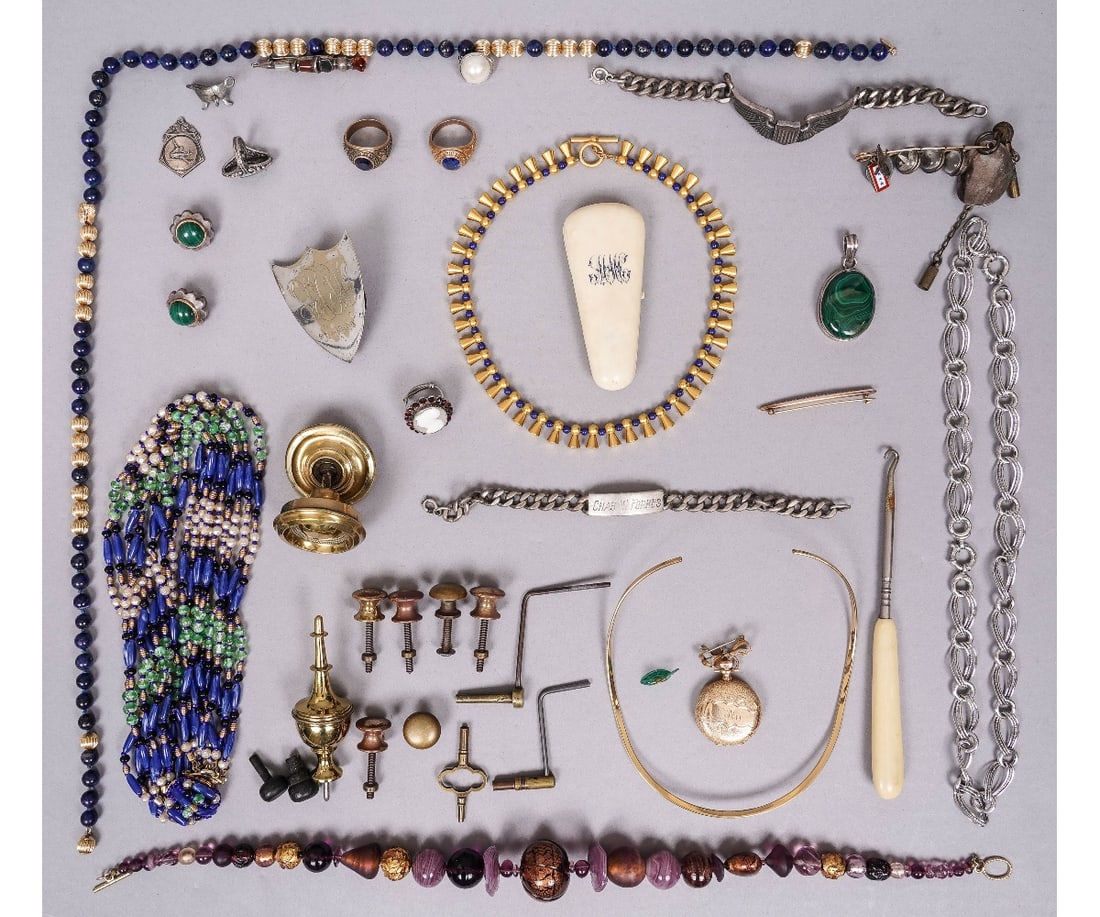 MEN'S AND WOMEN'S JEWELRY (1 of 13)