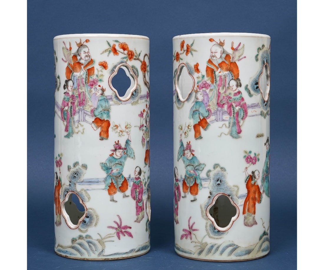 PAIR CHINESE PORCELAIN VASES (1 of 6)