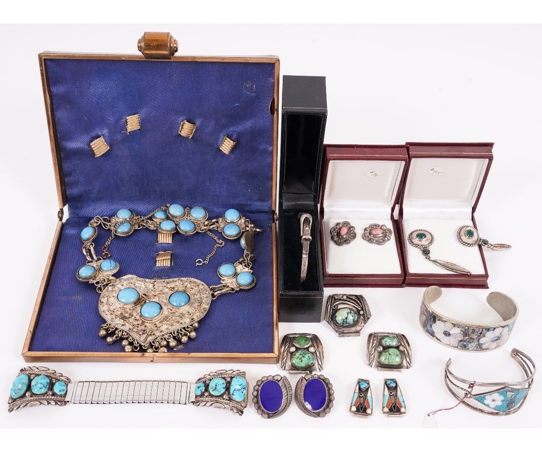 GROUPING MEXICAN SILVER JEWELRY (1 of 6)