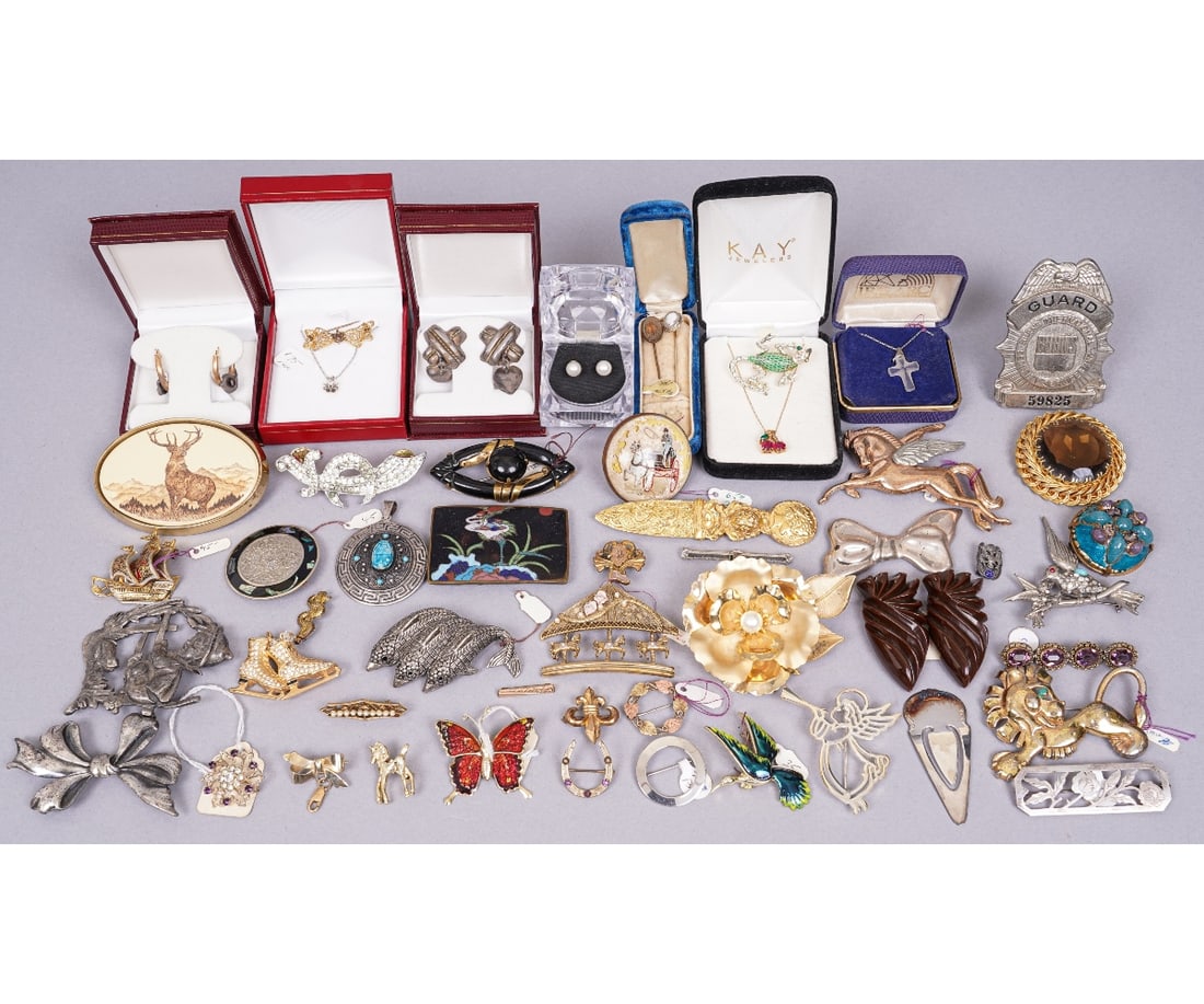 COSTUME JEWELRY (1 of 9)