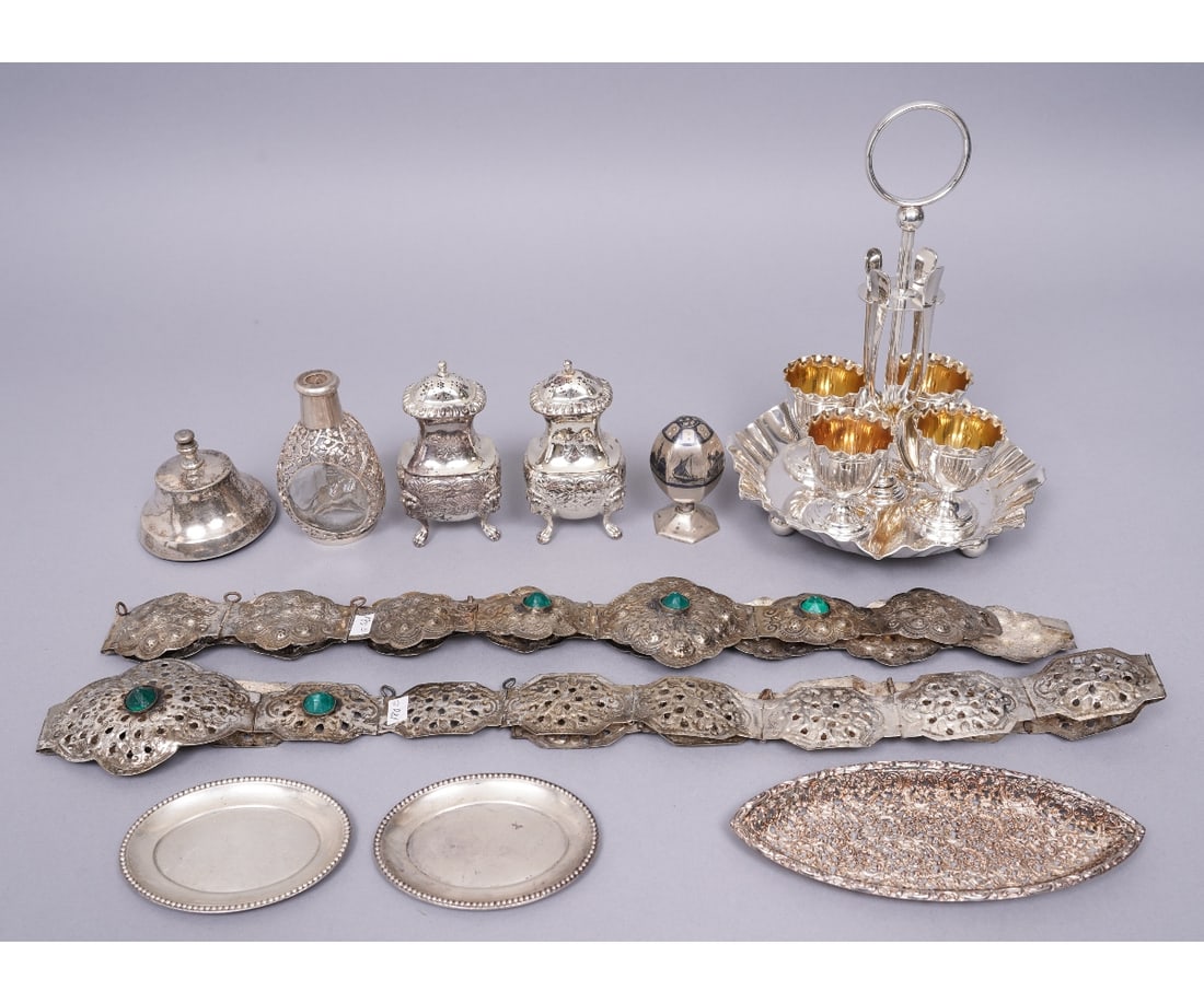 SILVER PLATE METALWARE (1 of 9)