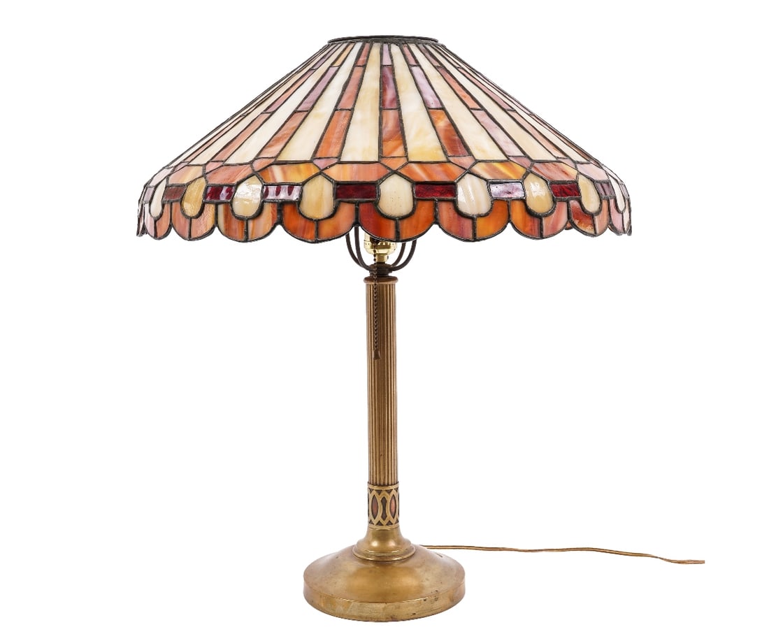 STAINED GLASS TABLE LAMP (1 of 9)