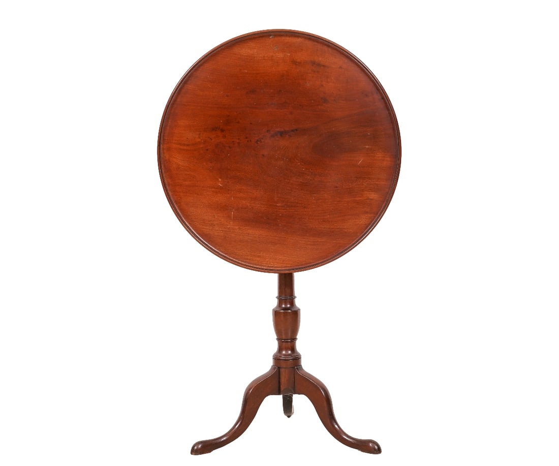 QUEEN ANNE CANDLESTAND (1 of 9)