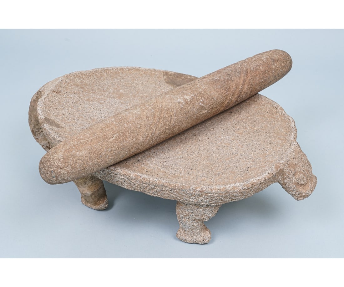PRE-COLUMBIAN STONE METATE AND PESTLE (1 of 10)