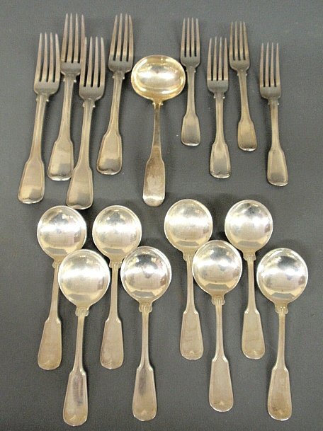 English silver flatware “Fiddle & Thread” pattern, Lond: English silver flatware “Fiddle & Thread” pattern, London 19th c., all hallmarked- 4 each diner forks, luncheon forks, 1 sauce ladle and 8 cream soup spoons marked “Sterling”. 28 troy oz.