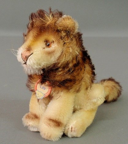 Steiff lion, c.1950, with “Leo” tag. 4.5”h.: Steiff lion, c.1950, with “Leo” tag. 4.5”h.