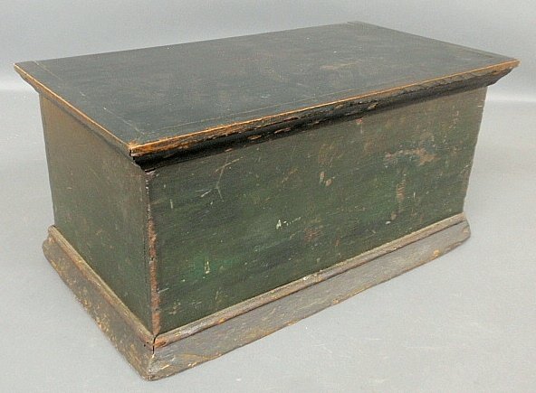 Green painted pine storage box, 19th c.: Green painted pine storage box, 19th c. 9"h.x18.5'w.x10"d.