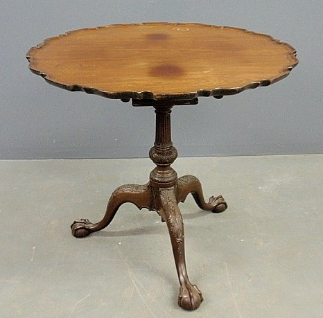 Philadelphia Centennial Chippendale style finely carved: Philadelphia Centennial Chippendale style finely carved piecrust tea table. 29"h., top 32"dia.