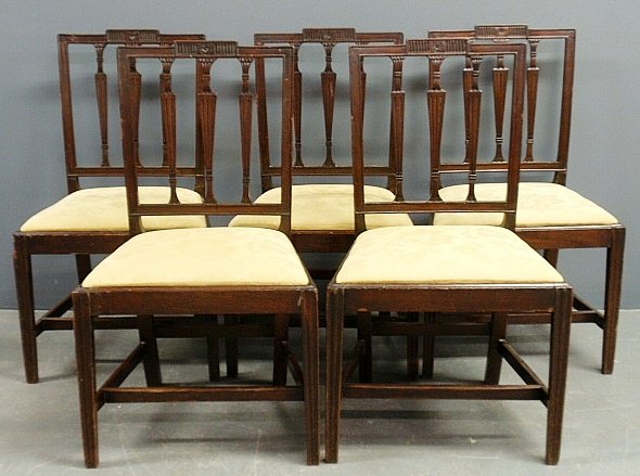Five American Hepplewhite side chairs, c.1790.: Five American Hepplewhite side chairs, c.1790. 37"h.x20.5"w.x16.5"d., seats 18"h.