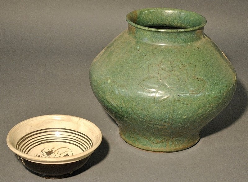 Two Chinese glazed ceramic vessels, Ming Dynasty, bowl: Two Chinese glazed ceramic vessels, Ming Dynasty, bowl and green pot 10"h.