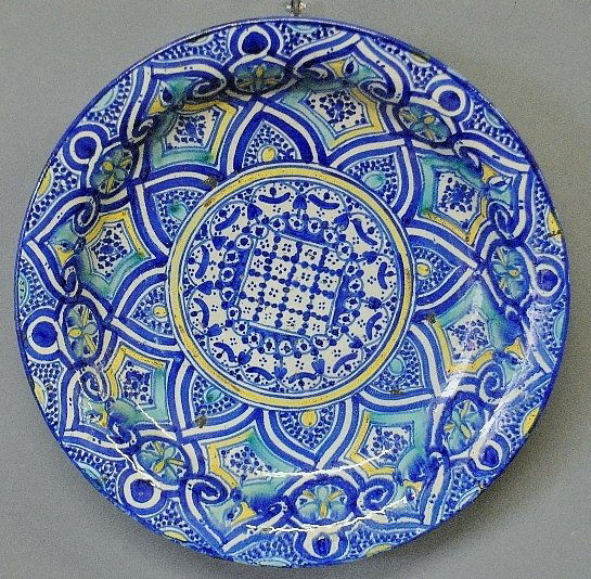 Italian faience deep charger. 3"h.x14"dia.: Italian faience deep charger. 3"h.x14"dia.