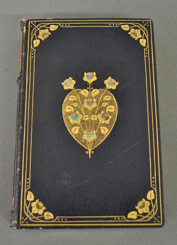 Book- Oxford Book of English Verse, Cambridge 1510,: Book- Oxford Book of English Verse, Cambridge 1510, full morocco, by Birdsall, with inlaid mother-of-pearl binding.