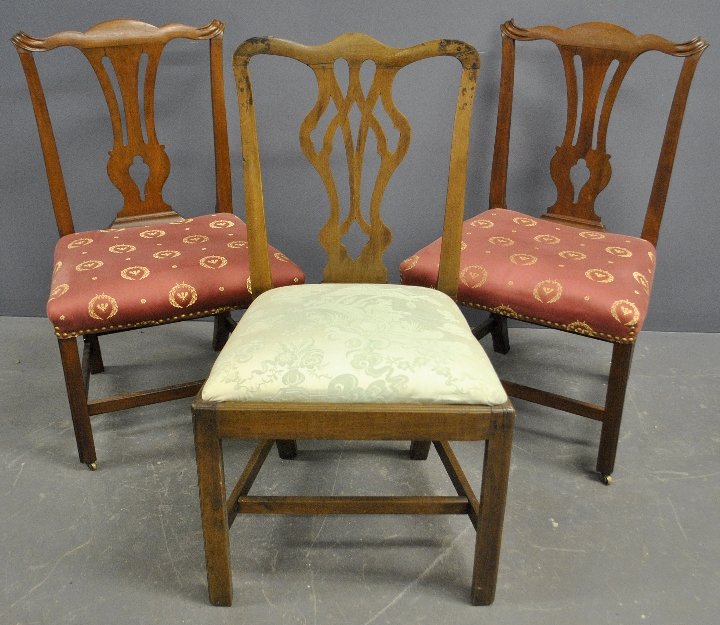 Pair of English Chippendale mahogany side chairs. (1 of 1)