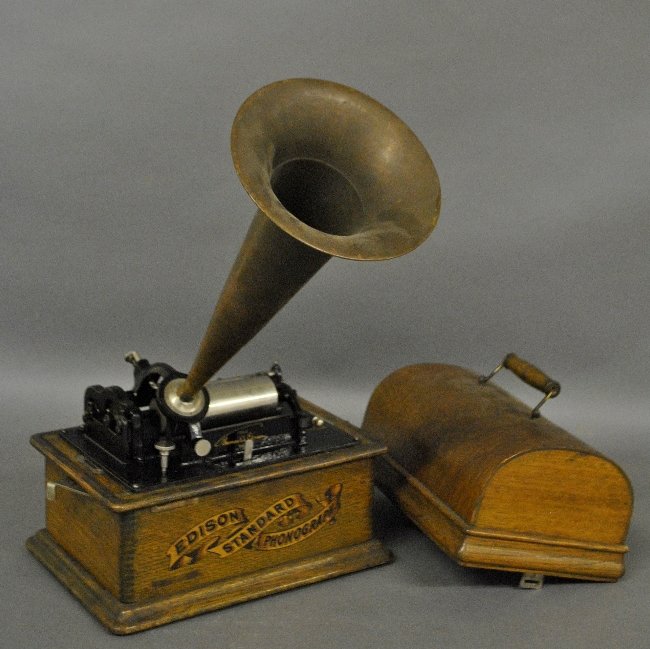 Edison standard phonograph. No crank. Oak box (1 of 2)