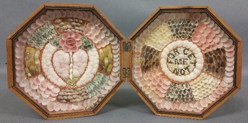 Fine sailor's valentine with colorful shells (1 of 4)