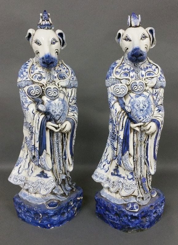 Large pair of Asian blue and white porcelain standing (1 of 3)