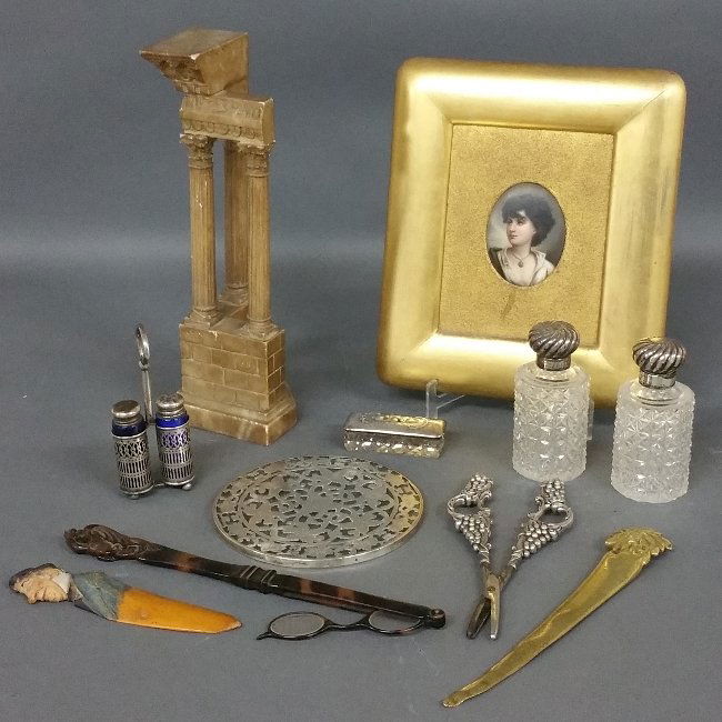 Pair of English crystal perfume bottles with silver (1 of 5)