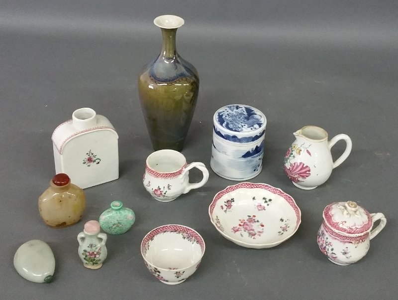 Seven pieces of Chinese porcelain tableware to include (1 of 2)