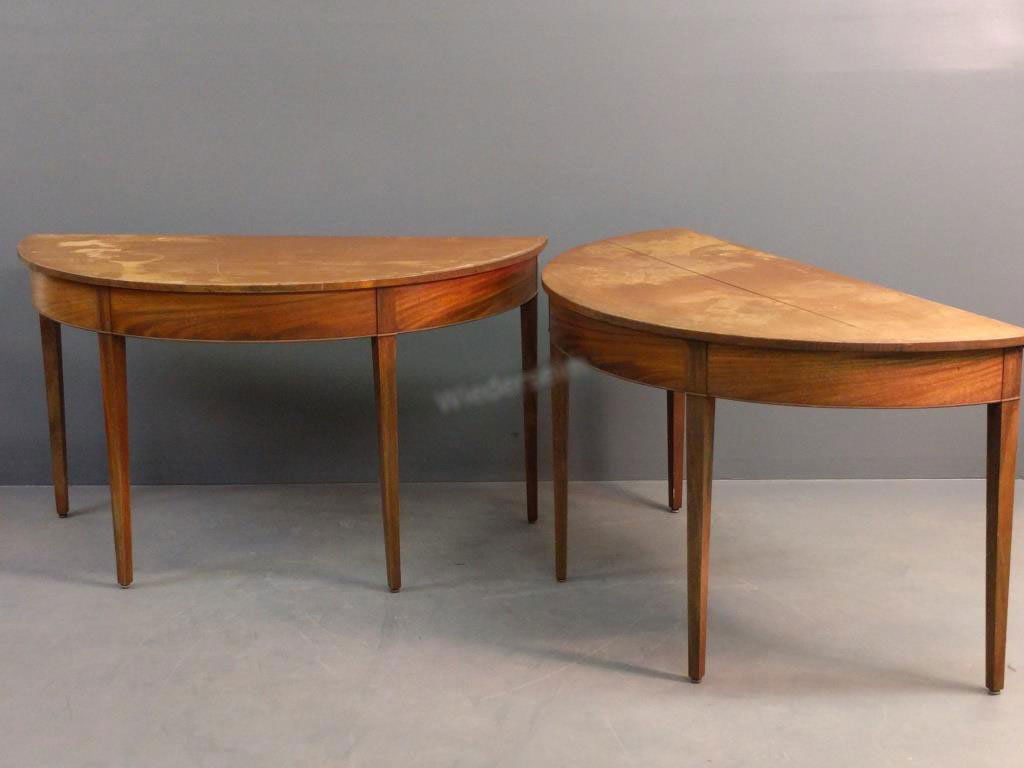 Demi-lune ends (1 of 1)