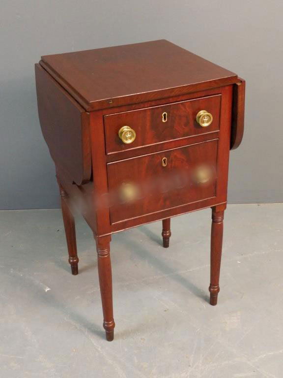 Sheraton mahogany (1 of 2)