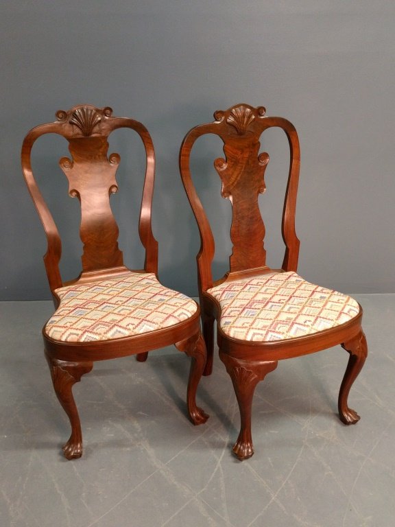 Pair of Philadelphia Queen Anne style Walnut side chair (1 of 1)