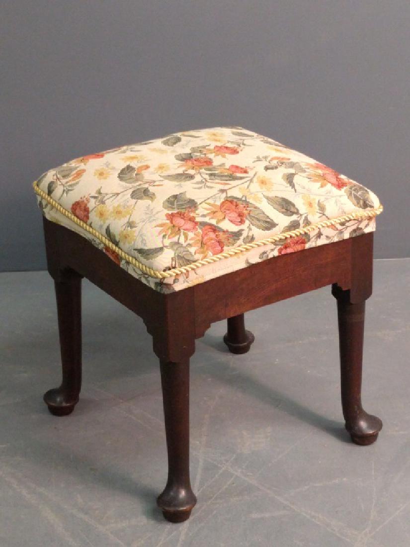 Queen Anne style stool (1 of 1)