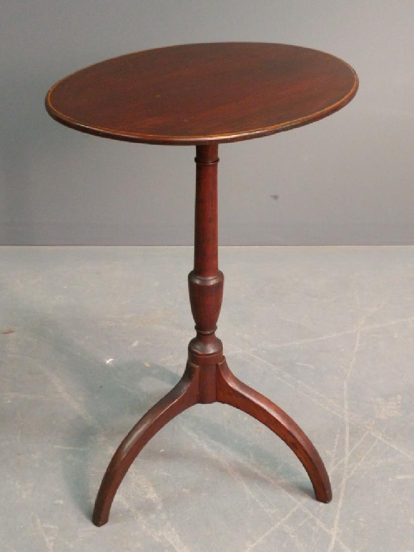 Oval tilt top table (1 of 2)