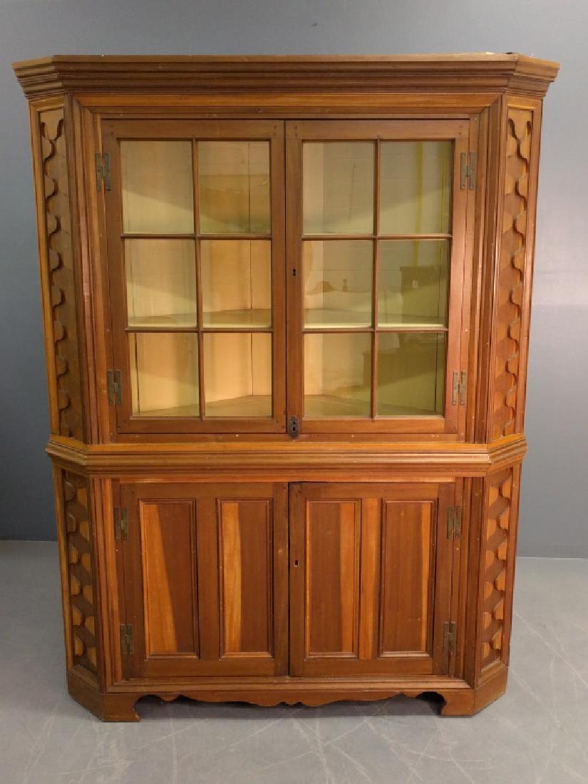 Cherry one-piece Corner cupboard (1 of 4)