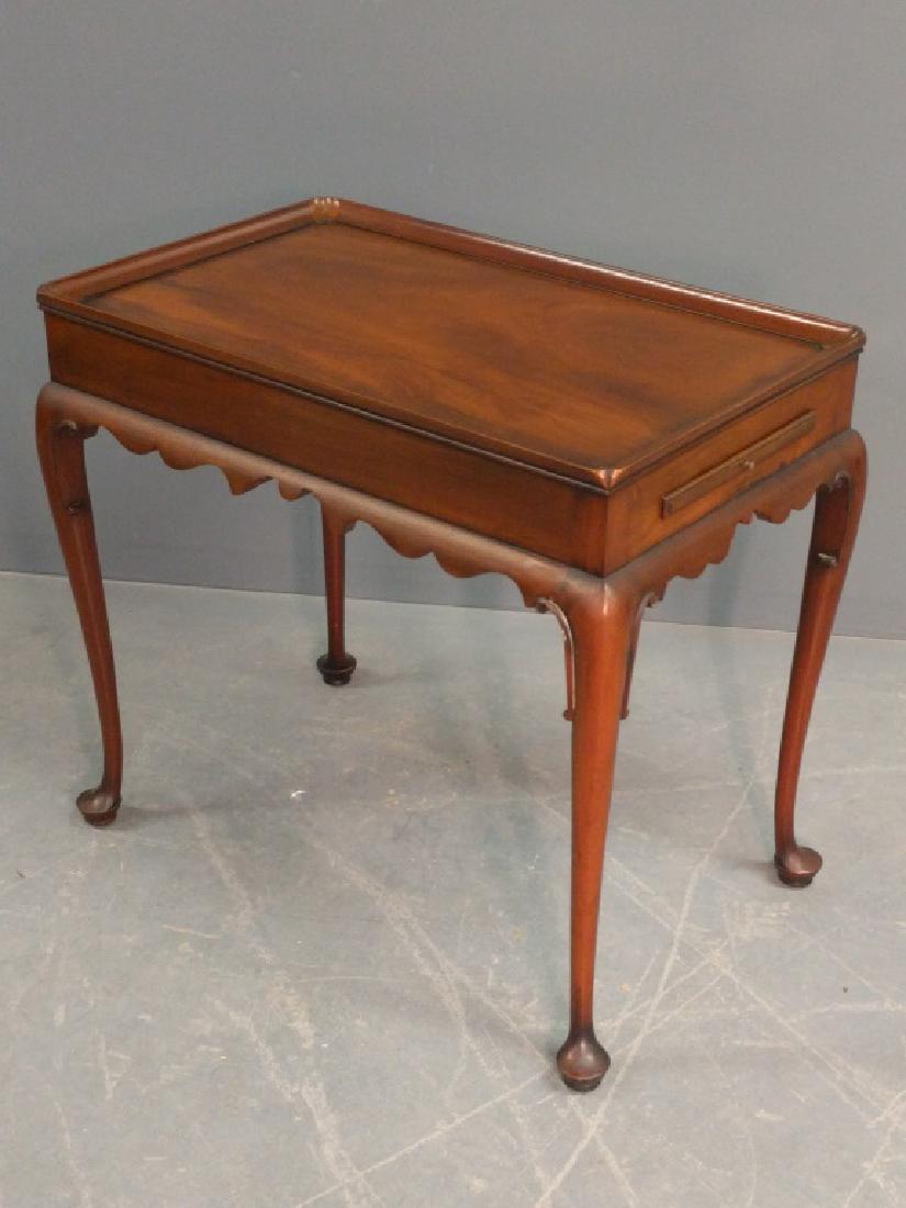 Kittinger mahogany tea table (1 of 3)