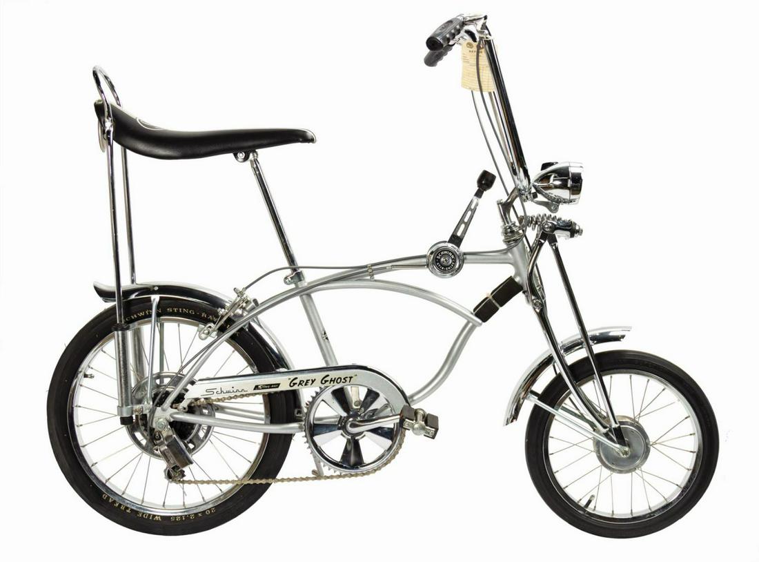 Schwinn Sting-Ray Grey Ghost Krate Bicycle.: (Schwinn, 1971) A vintage Sting-Ray Grey Ghost manufactured by Schwinn. Serial number HG082650, this Grey Ghost is from 1971, the first year the model was offered. The bicycle features all the hallmar