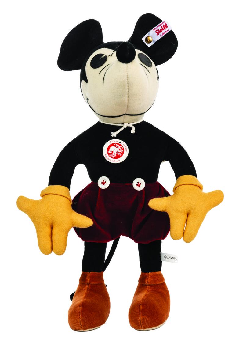 Pair of D23 Expo LE Steiff Mickey & Minnie Dolls. (1 of 6)